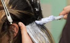 ¿Cómo aclarar el cabello correctamente en casa?